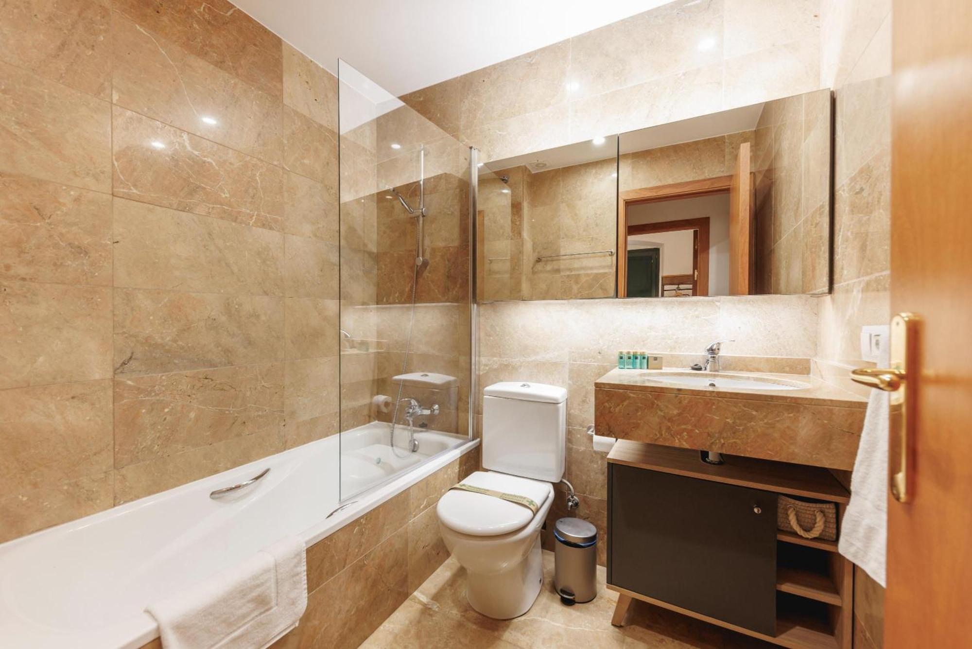 Bravissimo Catedral Apartment Girona Ngoại thất bức ảnh